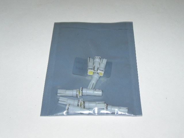 Лампа щитка пр. 12V W1.2W T5 1 SMD без цок. W2x4.6d