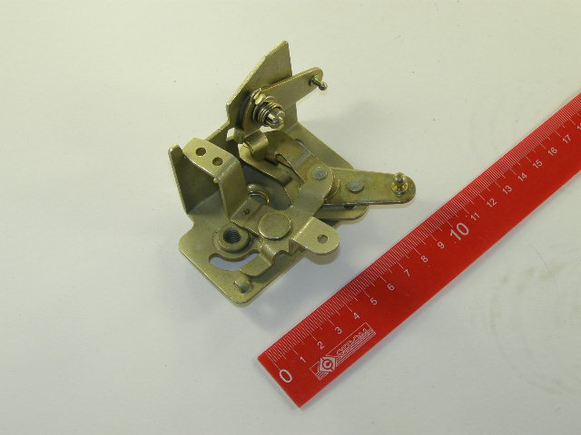 Механизм замка двери /Г-3302/ прав.