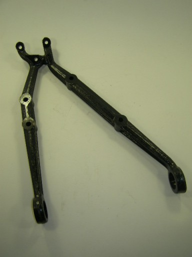 Рычаг нижний /2121/ левый