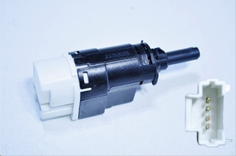 Датчик тормозной Renault Logan Duster Largus Nissan Almera G15 /4-х конт./