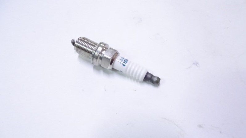 Свечи DENSO иридиевые Audi A6 (4F, C6) (04-11), Audi A8 (4E) (02-10), Porsche 911 (997) (04-12) и.у.