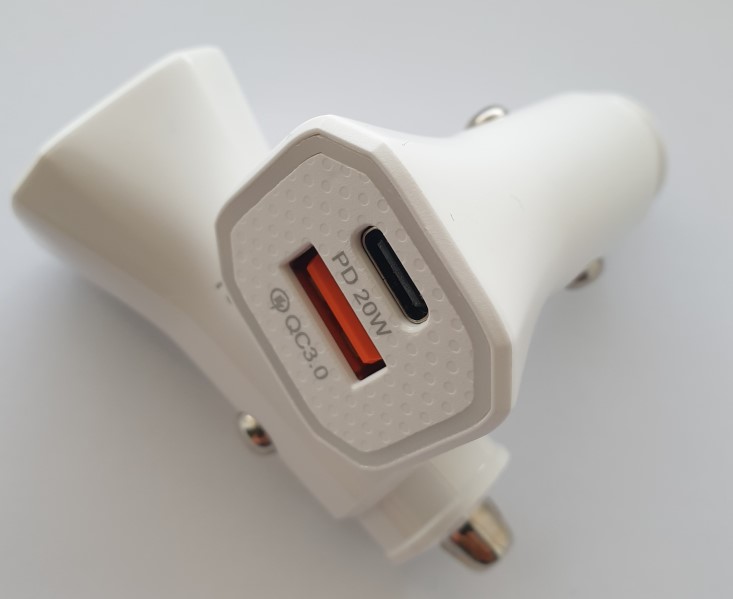 Зарядное устр-во в прикур. 1 USB 3.0A QC3.0 + USB-C (Type-C), белый с подсветкой