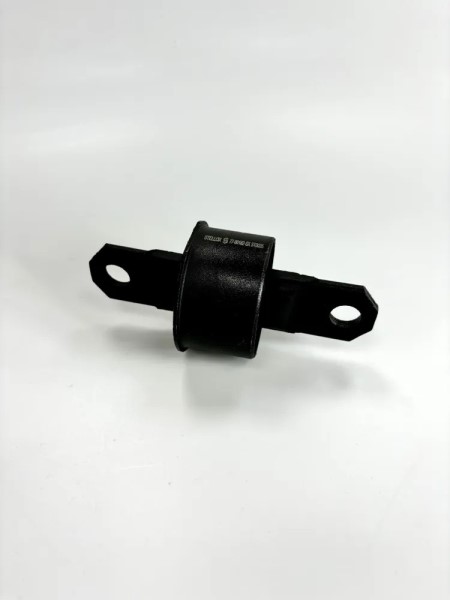 Сайлентблок задн. рычага Ford Focus C-Max Kuga Mazda 3/5 Volvo C30/70 S40 V50 продольн.