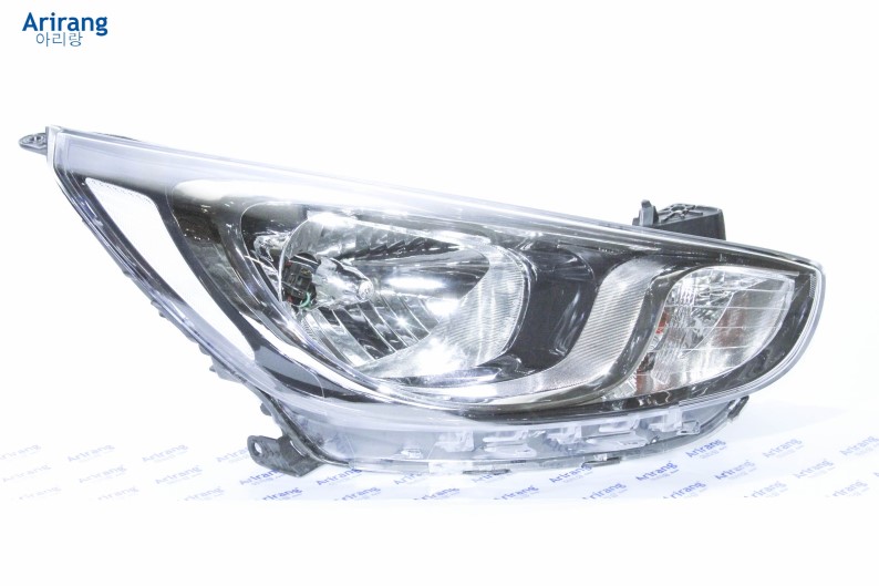 Фара Hyundai Solaris прав. / эл.корр./ с 2010 г. до 2015 г.