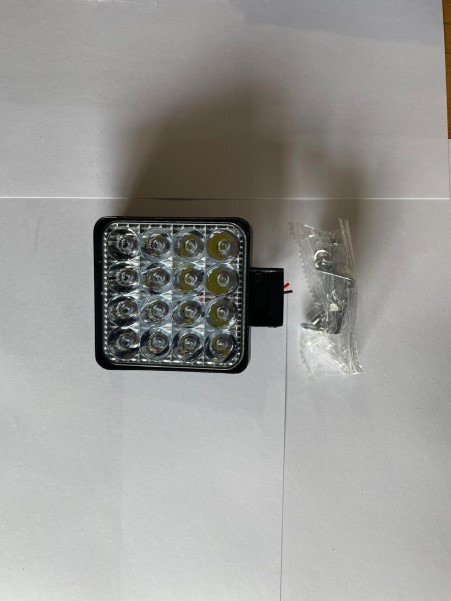 Фара светодиодная дополнительная 16 LED 48W 12-24V (квадрат) 16*85*85 дальний