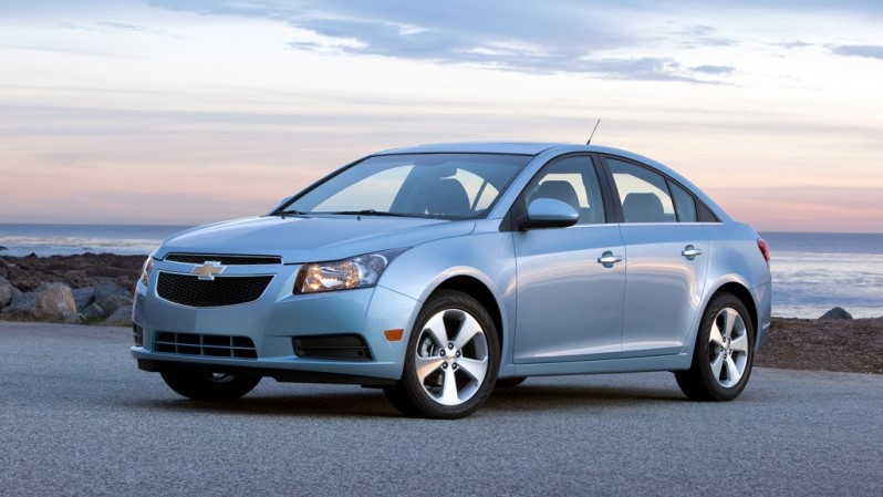 Стекло лобовое Chevrolet Cruze с 2009 г. с полосой (шелкография)