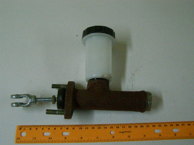 ГЦС /УАЗ 469, 31512, 31519, 3160/ с бачком