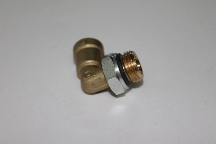 Фитинг угловой /ПАЗ/ d8 М 16 x 1,5 № 6